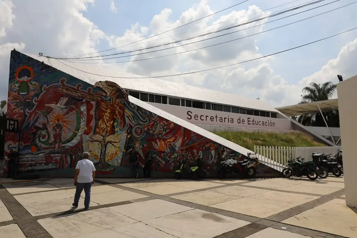 La SEE reafirma su compromiso con los trabajadores de la educación al garantizar el pago regular de la nómina.