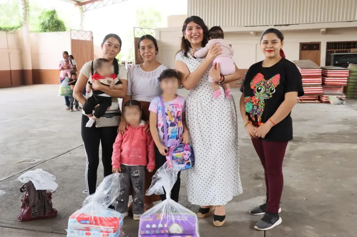 La entrega de pañales busca aliviar la carga económica en familias de Michoacán.