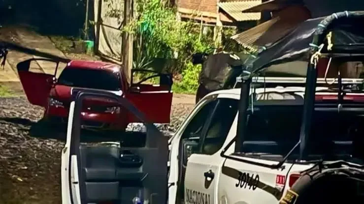 Un tiroteo entre Guardia Nacional y civiles armados en Uruapan resalta la creciente violencia del crimen organizado en la región.