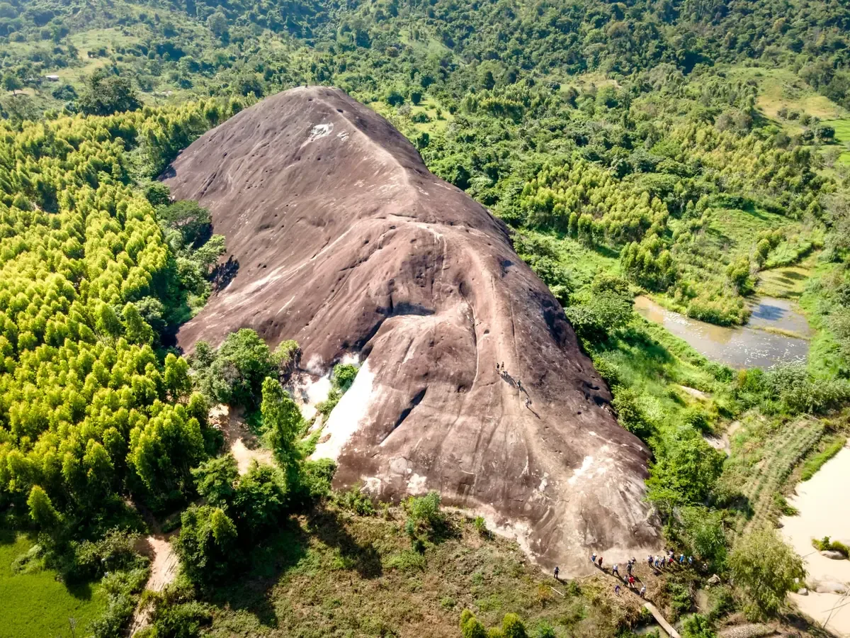 La regulación busca proteger ecosistemas críticos ante la minería no autorizada.