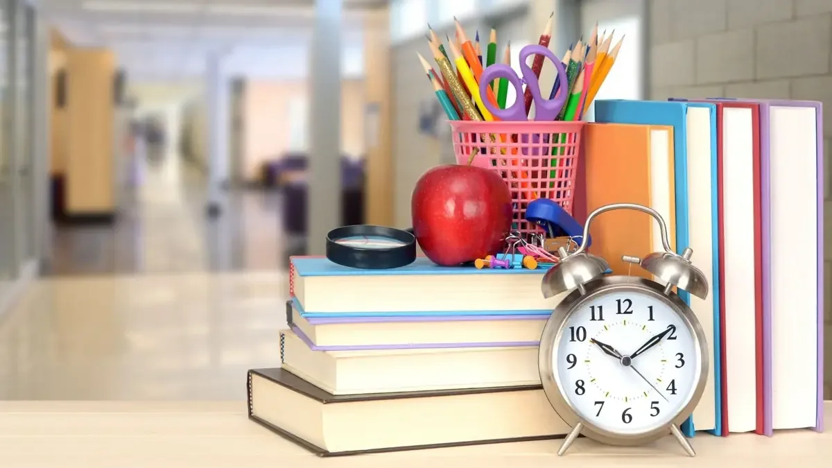 Los programas de becas continuarán con montos elevados para apoyar a estudiantes de diversas etapas educativas.
