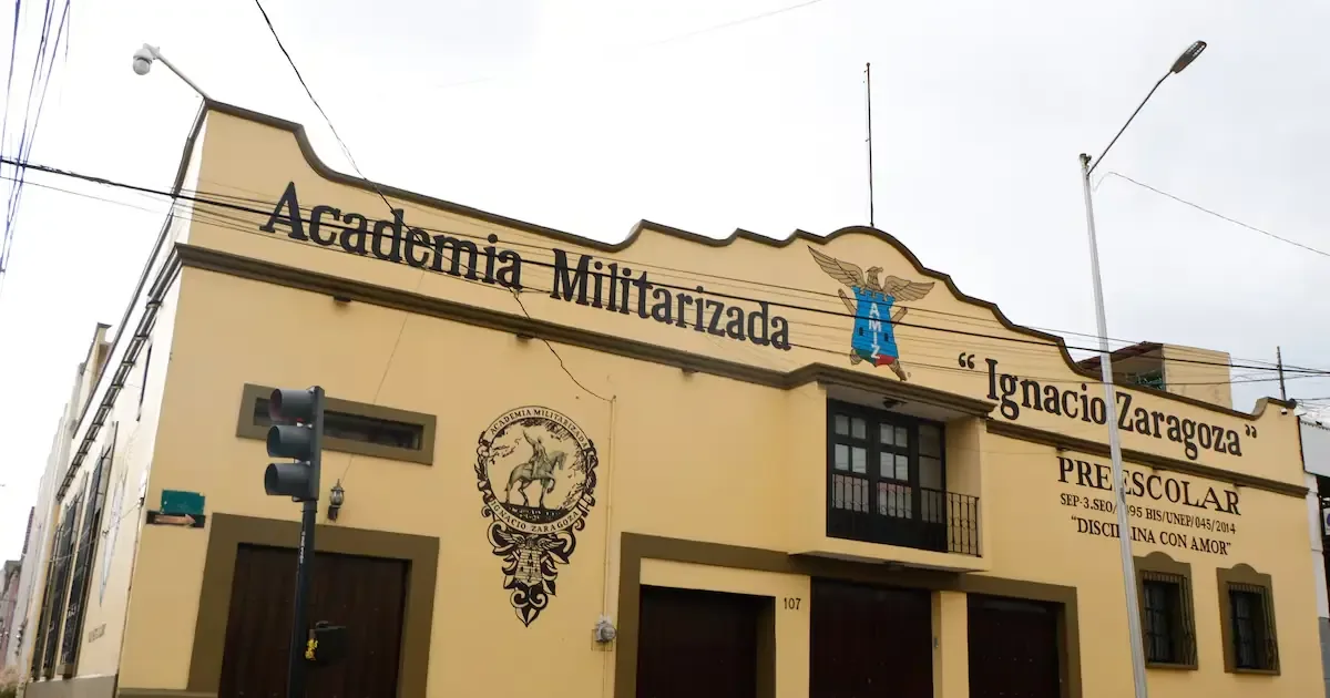 La Secretaría de Educación Pública eliminará el modelo de escuelas militarizadas por no estar respaldado legalmente.