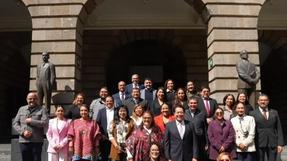 La colaboración entre el Ejecutivo y el Legislativo busca mejoras en el Sistema Educativo Nacional.