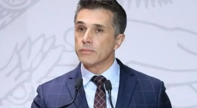 El político resalta su deseo de cambiar la política en la Ciudad de México.