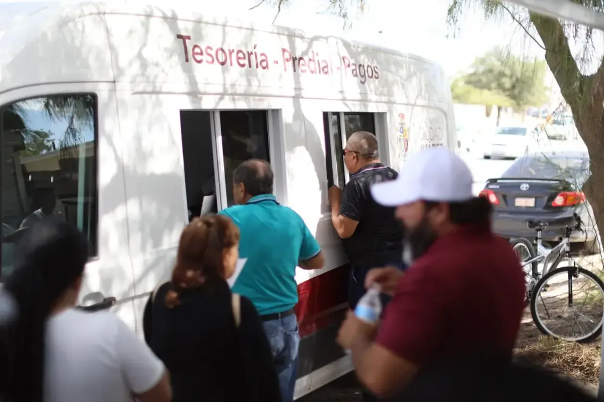 La unidad móvil brindó descuentos y trámites municipales en Ciudad Juárez.
