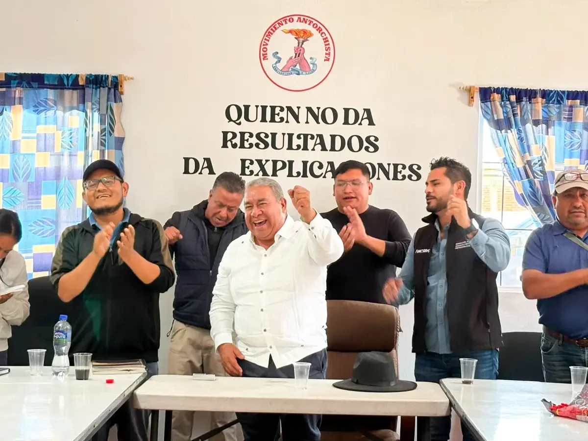 El alcalde busca soluciones para las necesidades de los habitantes de Amozoc de Mota mediante el diálogo.