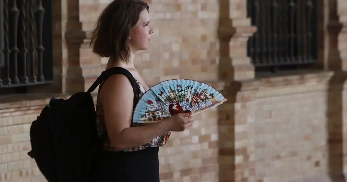 La capital andaluza afrontará días calurosos y noches tropicales en los próximos días.