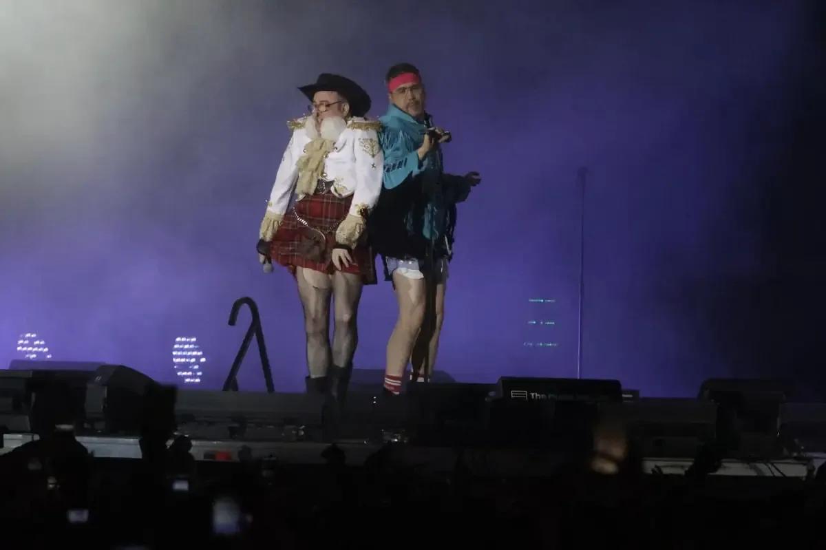 El festival destaca por su atmósfera vibrante y la conexión de artistas con el público.