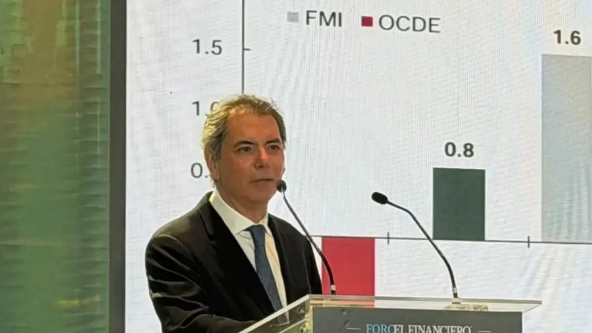 El titular de Hacienda confía en un sólido crecimiento tras estabilización de precios.