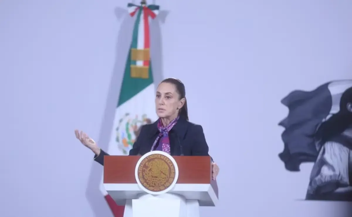 La presidenta de México critica la gestión de la exconsejera del INE y pide más transparencia en los próximos comicios.