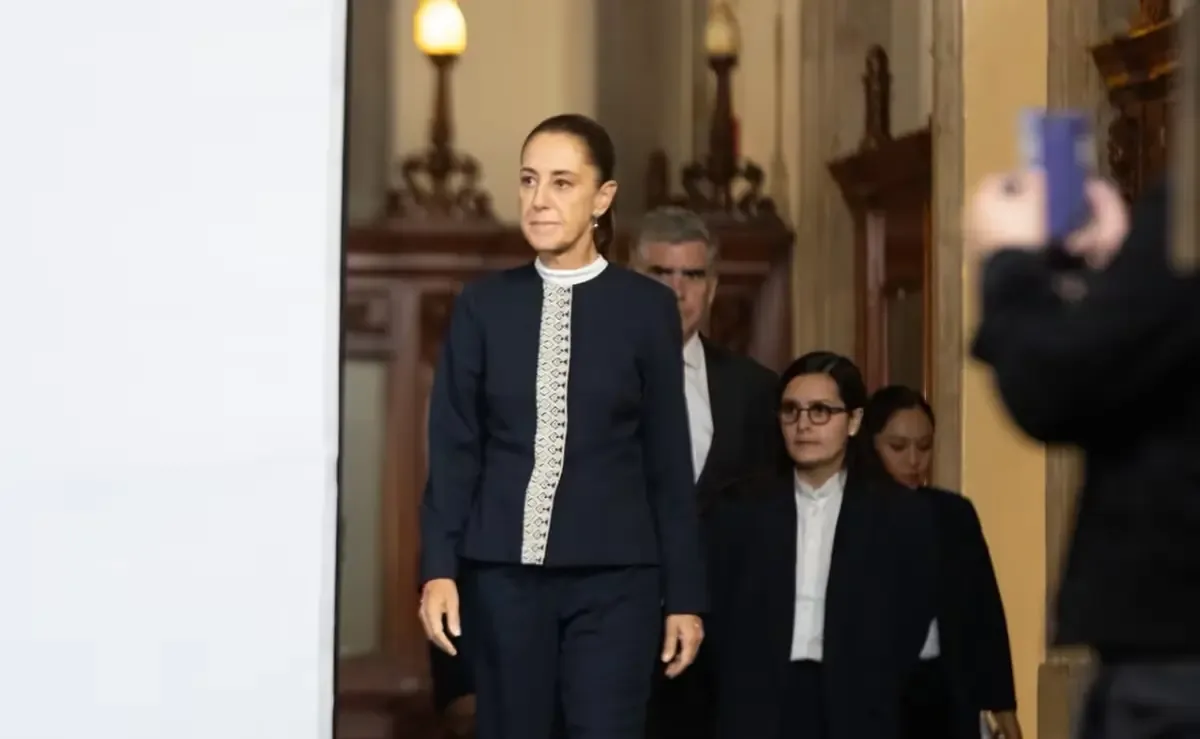 La presidenta habló sobre la destitución del secretario general del SNTSS durante su conferencia matutina, reafirmando la autonomía sindical.