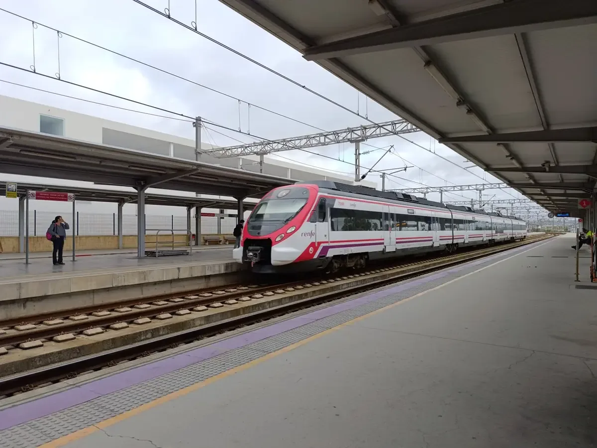 La presidenta destacó la importancia del tren en la conectividad y el beneficio para miles de usuarios.