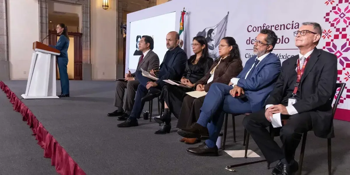 La presidenta Sheinbaum propone medidas para asegurar el bienestar digital de los estudiantes en el contexto escolar.