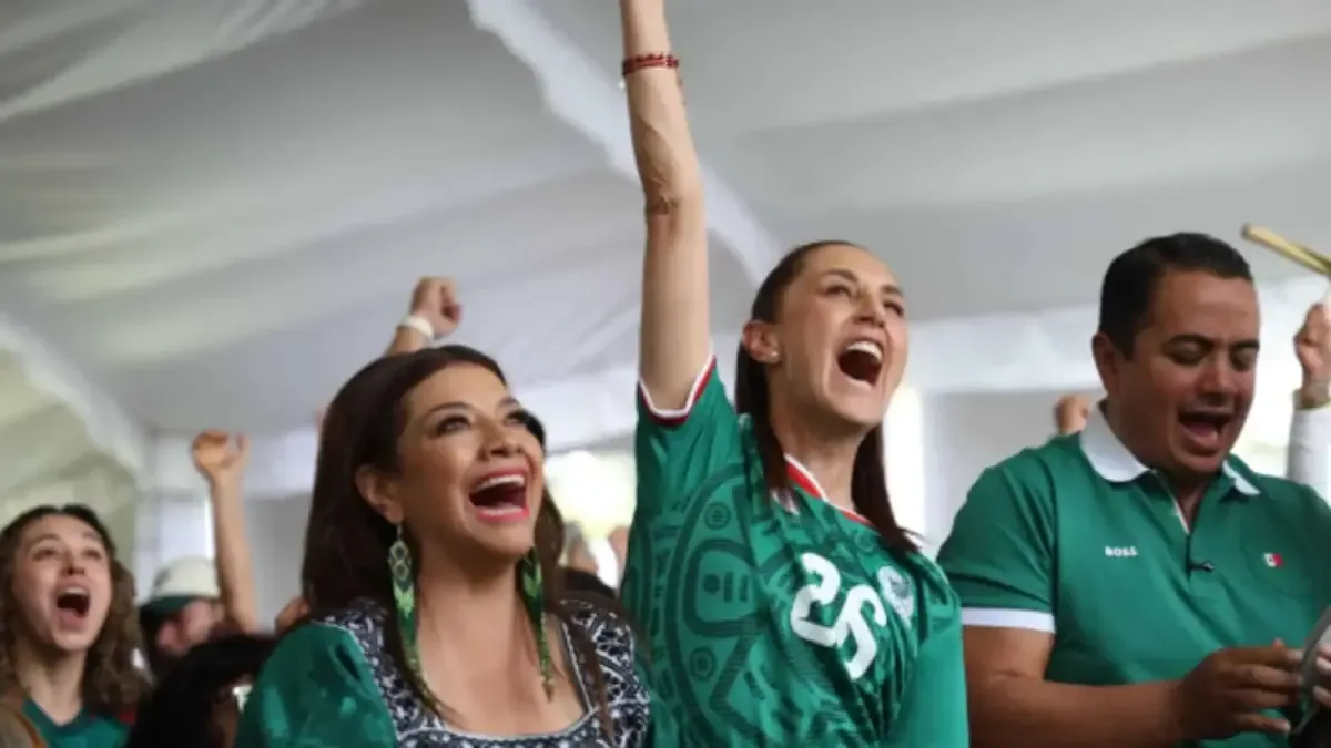 La presidenta de México vivió un emotivo momento en el Fan Fest al celebrar el primer gol del equipo nacional.
