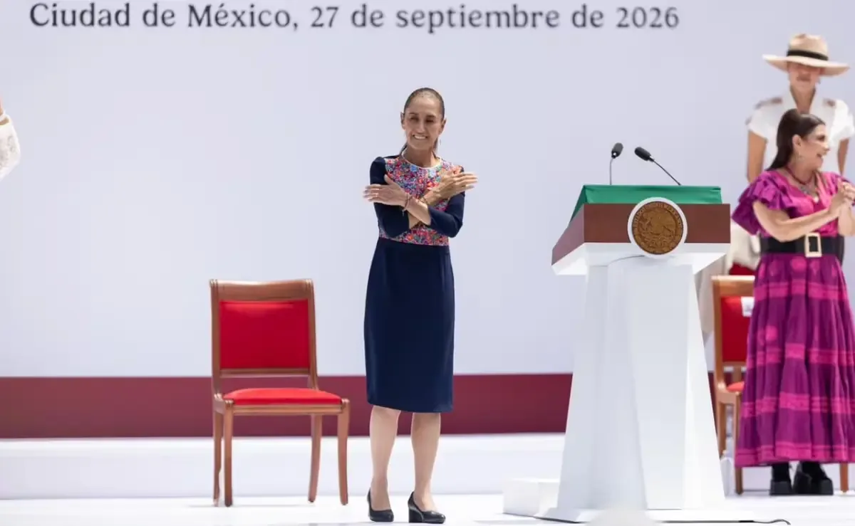 La presidenta reafirma su compromiso con la soberanía y derechos sociales ante un Zócalo repleto.