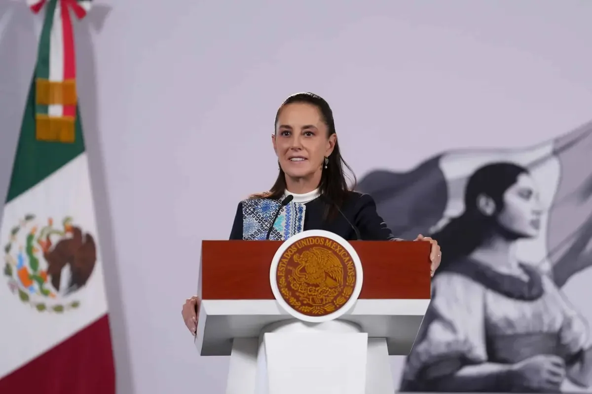 La presidenta destaca que la operación debe mejorar servicios y asegurar la competencia en telecomunicaciones.