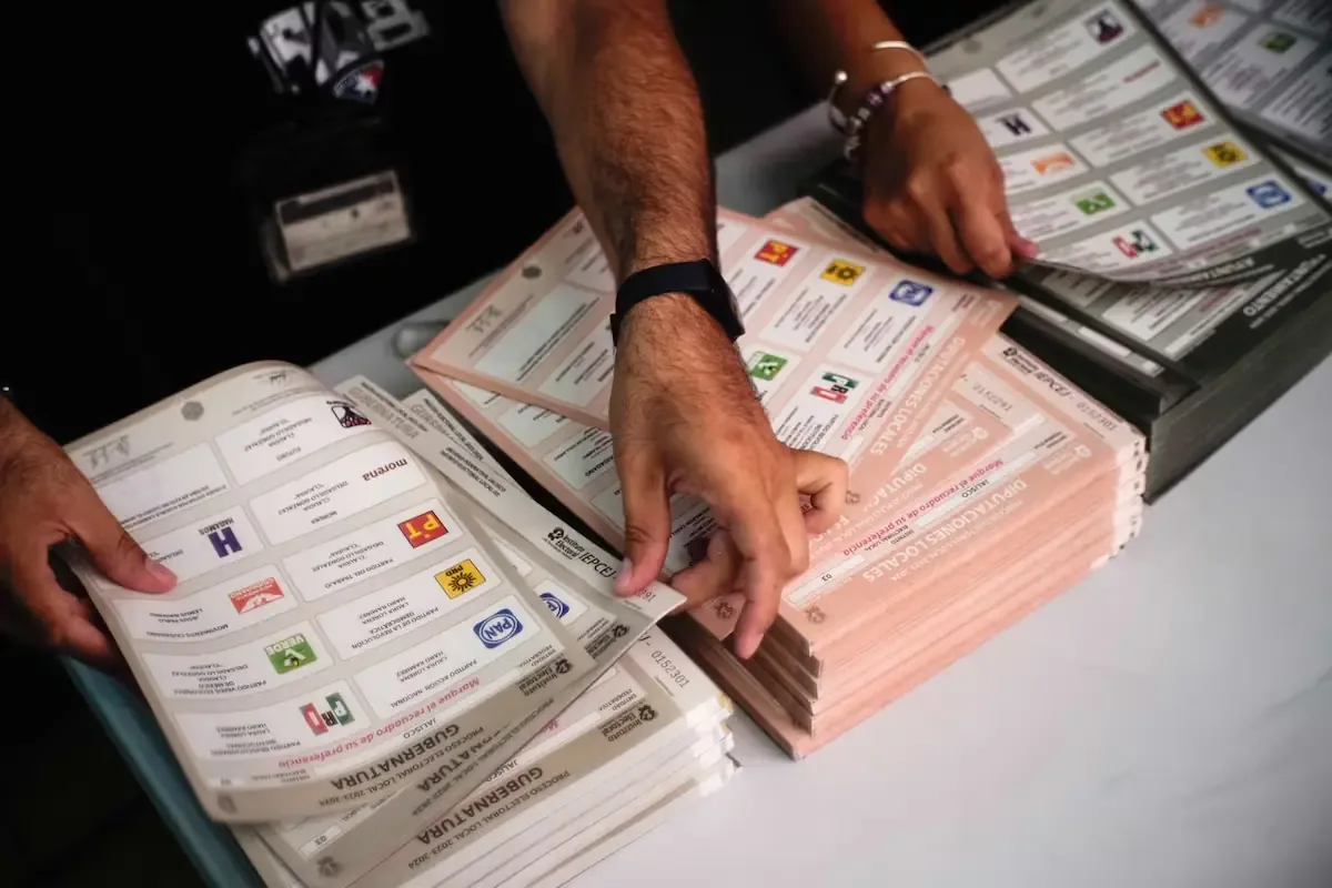 Claudia Sheinbaum llama a una auditoría profunda para esclarecer irregularidades en el INE.