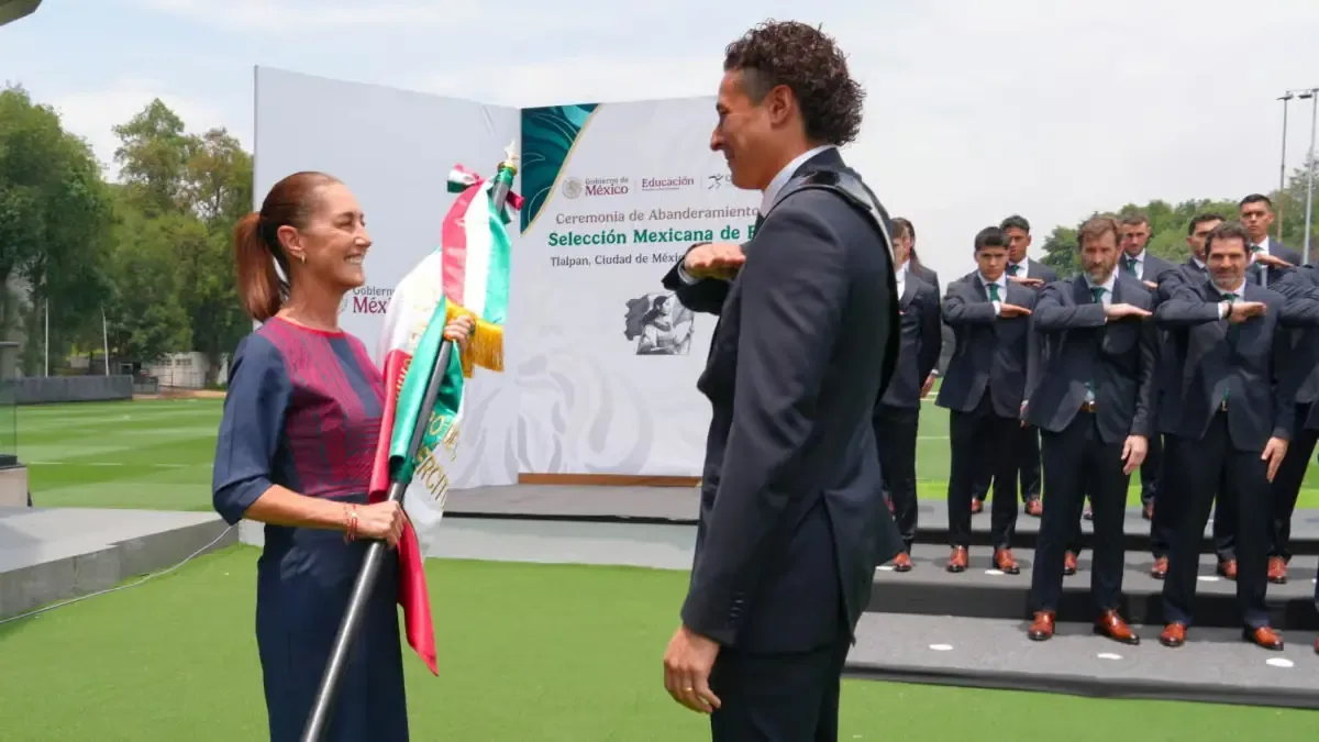 La presidenta pública su apoyo al arquero tras recibir críticas por su tiempo de juego.