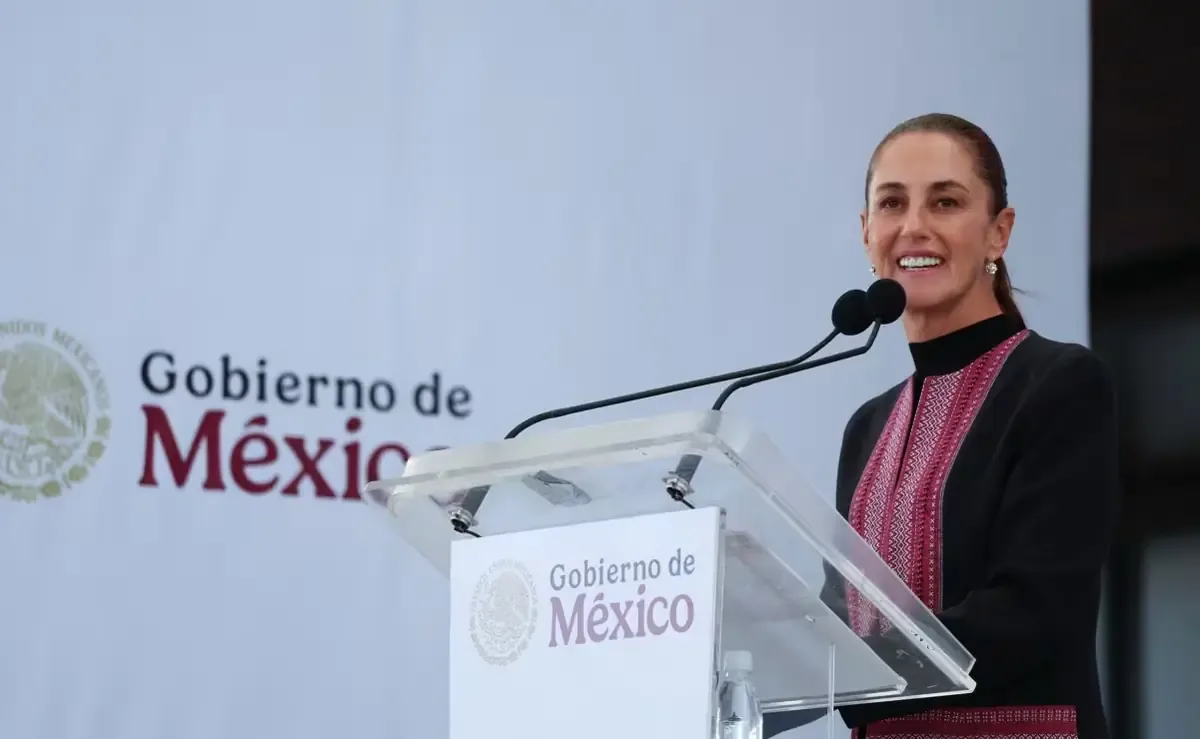 La presidenta enfatiza la importancia de la autodeterminación en la historia de México.