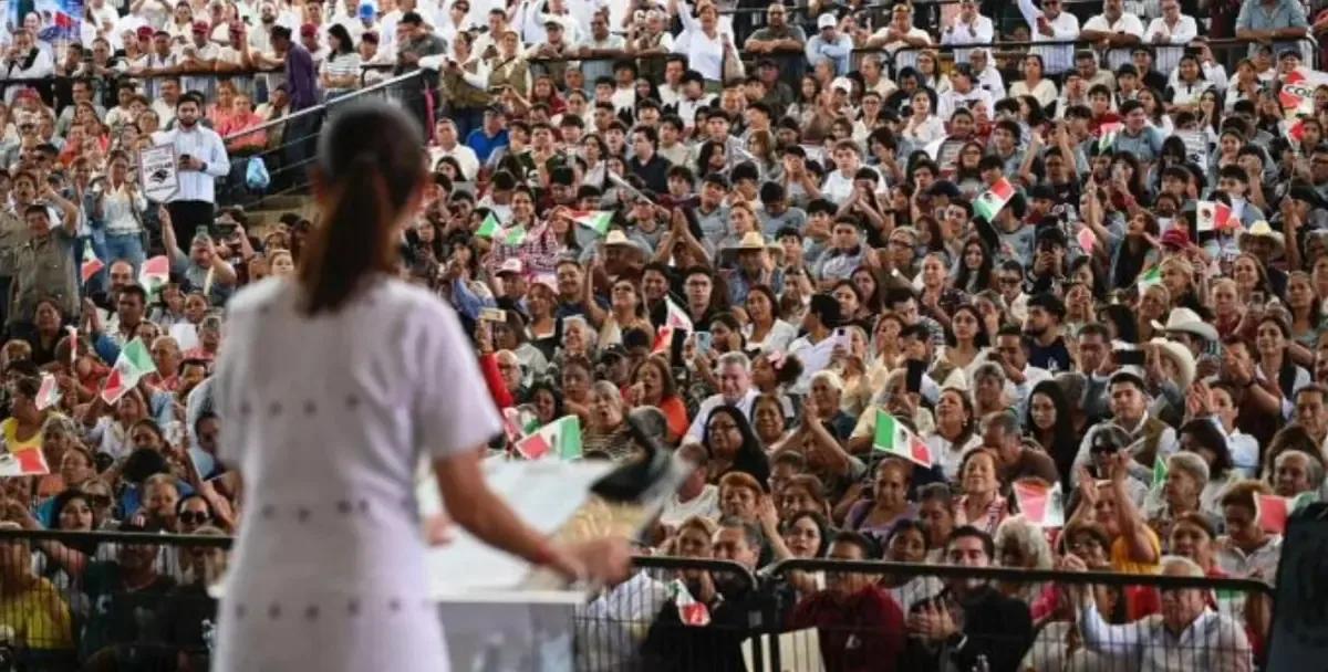 La mandataria presentó diversos proyectos sociales y de infraestructura en su recorrido por el estado.