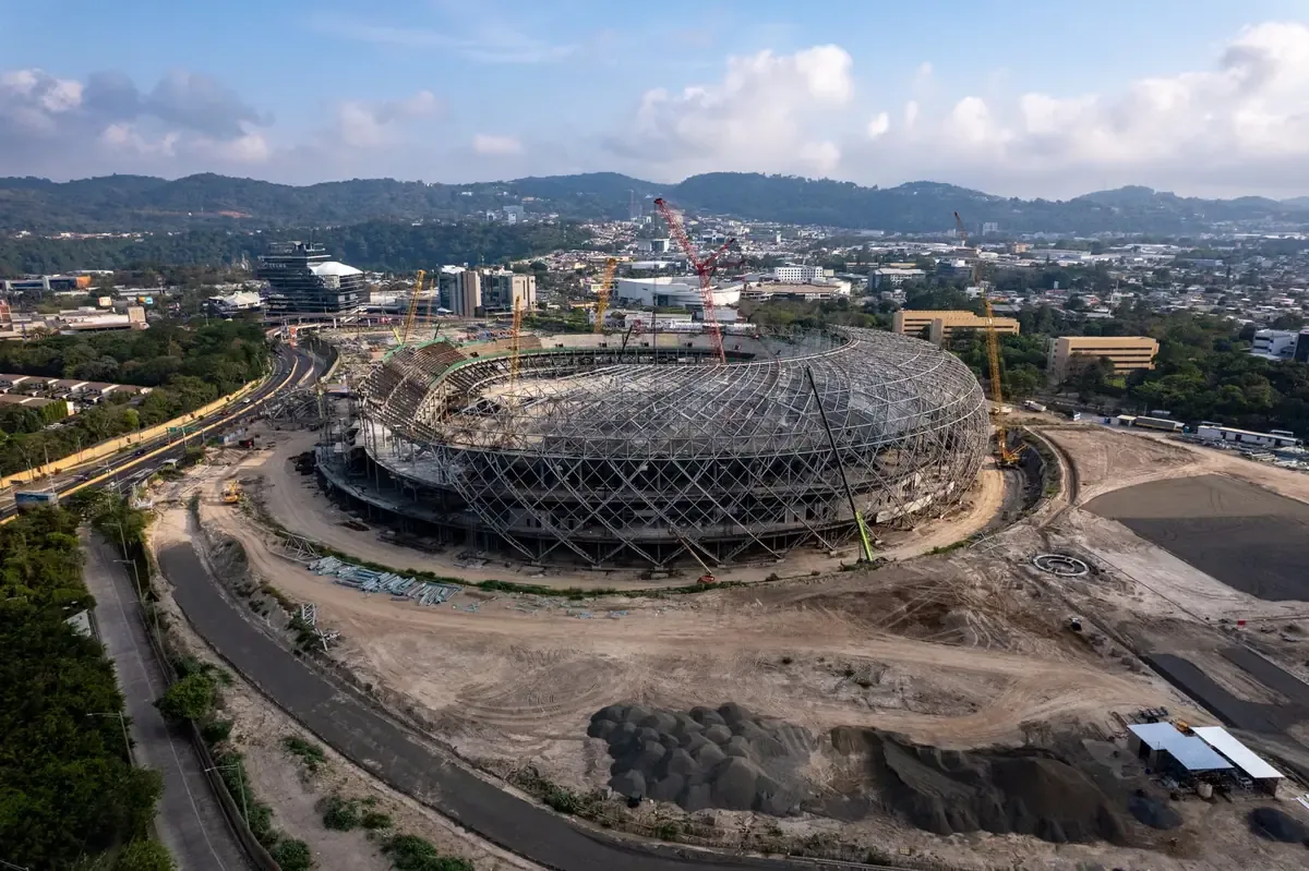 Las obras de infraestructura buscan mejorar el transporte y el saneamiento en Jalisco.