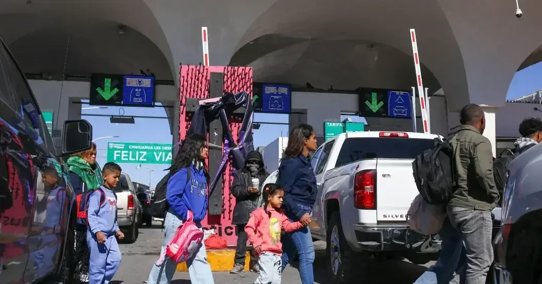 La mandataria presentó datos que reflejan una fuerte disminución de encuentros migratorios en la frontera.