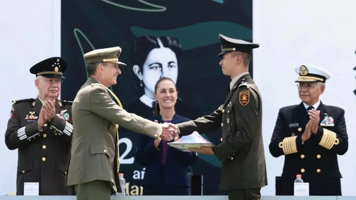 La clausura del curso del Sistema Educativo Militar resalta la historia y el compromiso de los soldados con la nación.