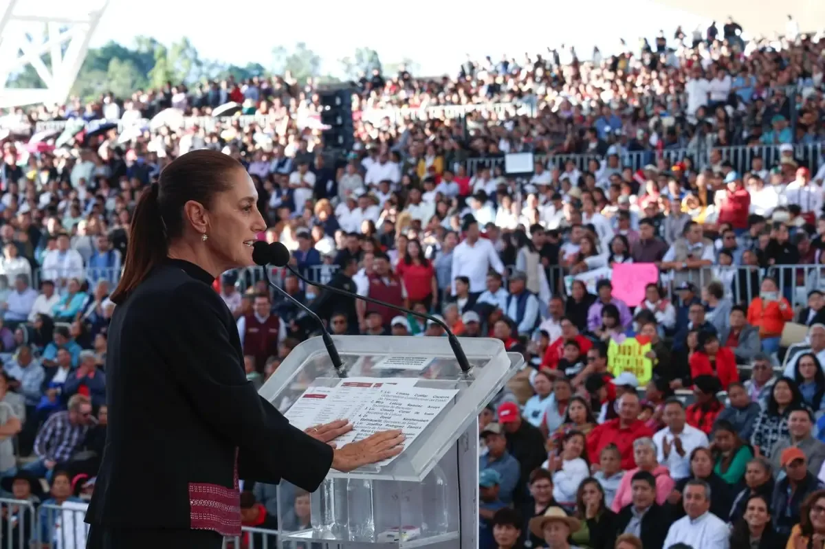 La Presidenta de México reafirma el compromiso del gobierno con la ciudadanía durante su visita a Tlaxcala.