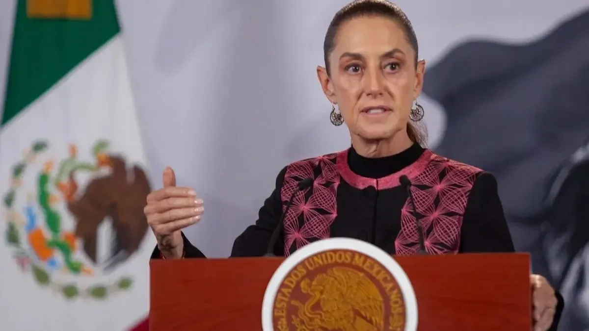 La Presidenta asegura que mantiene autonomía en su gestión y que AMLO está dedicado a escribir.