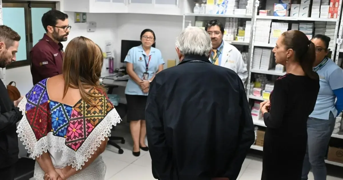 La presidenta de México señala que el sistema de salud necesita cambios para mejorar la atención y distribución de medicamentos.