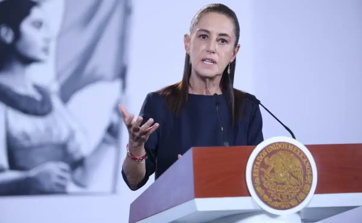 La presidenta propone límites en redes tras ataque letal en una escuela de Torreón, donde falleció una subdirectora.