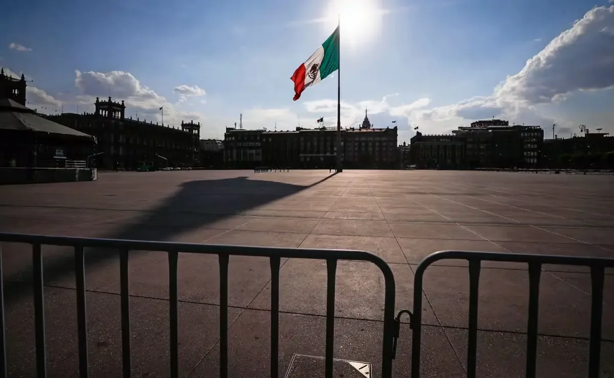 La reforma busca proteger el interés nacional al requerir que políticos renuncien a otras nacionalidades.