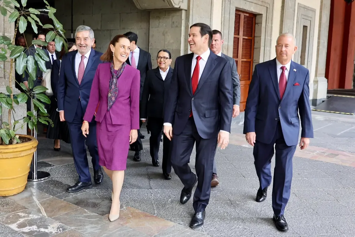 La presidenta de México defiende la autodeterminación y rechaza opiniones externas.