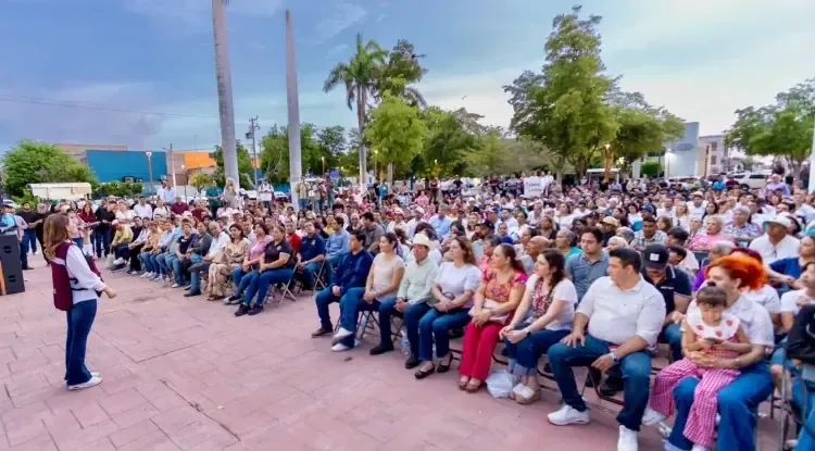Lorenia Valles destaca el compromiso de los gobiernos para mejorar la vida en el municipio sonorense.