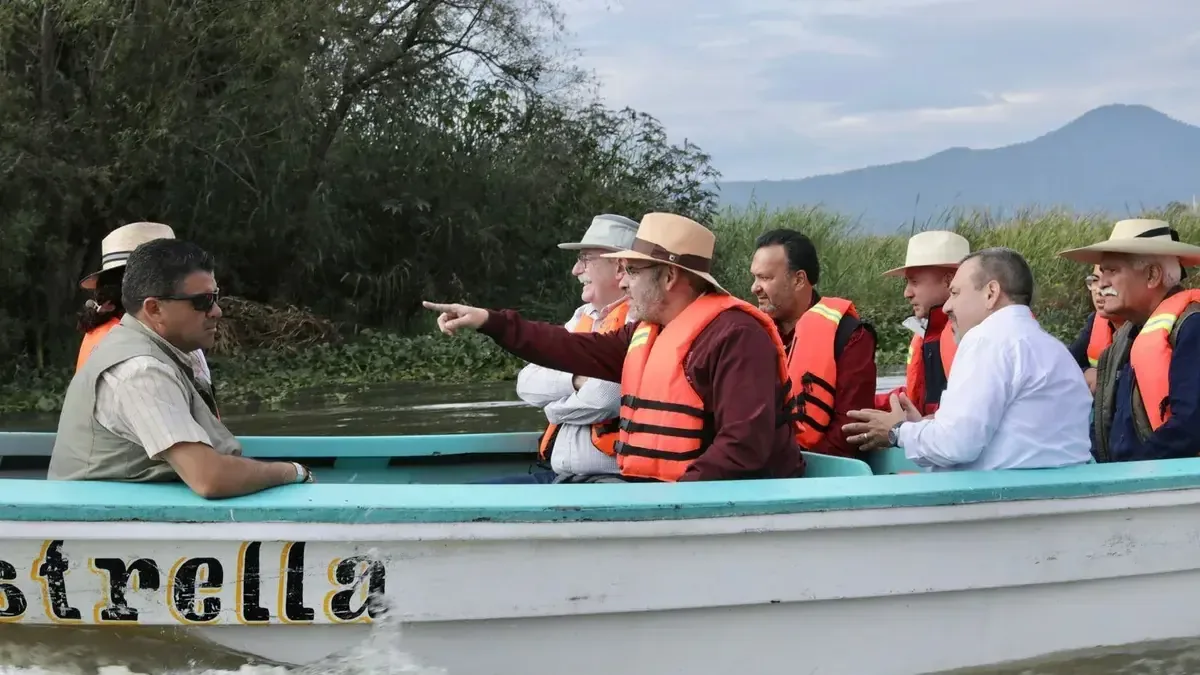 Este esfuerzo busca preservar especies endémicas y restaurar el ecosistema del lago.