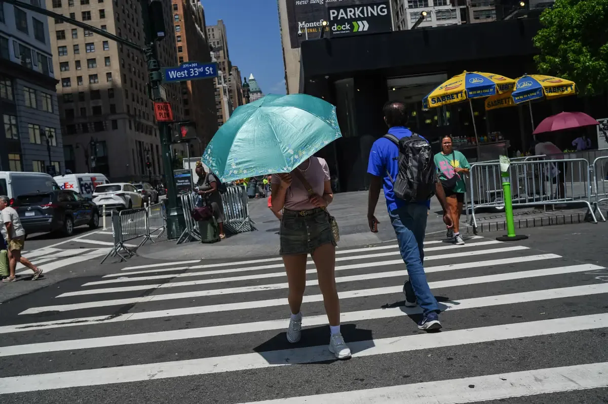 Varios estados enfrentan múltiples alertas por altas temperaturas y tormentas severas.