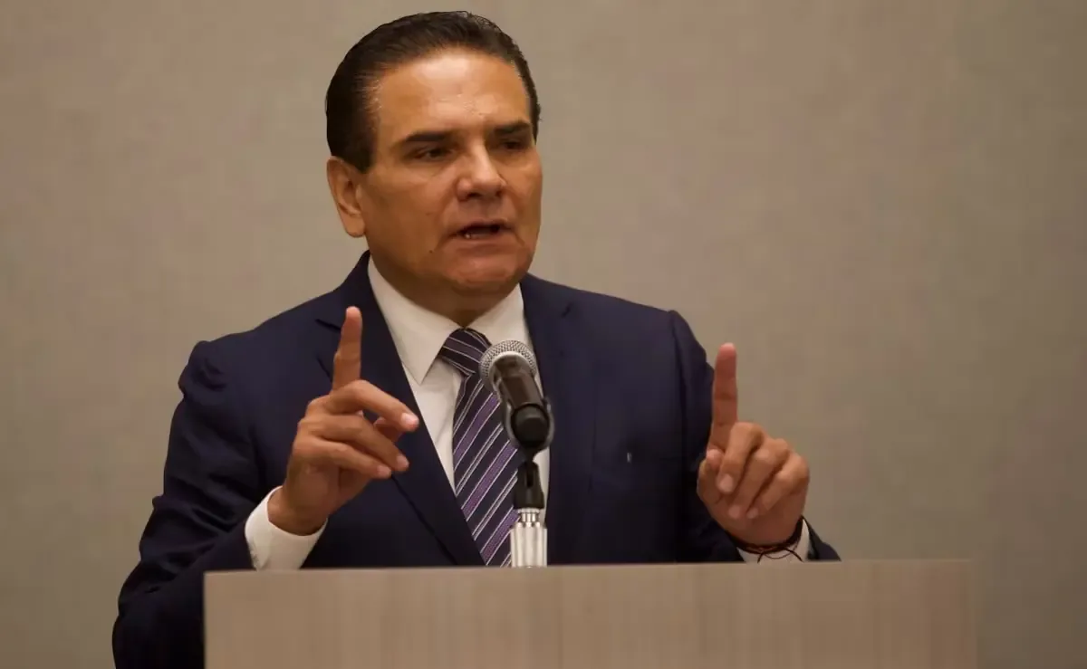 La acción legal del exgobernador busca obstaculizar un proceso judicial por corrupción que suma más de mil millones de pesos.