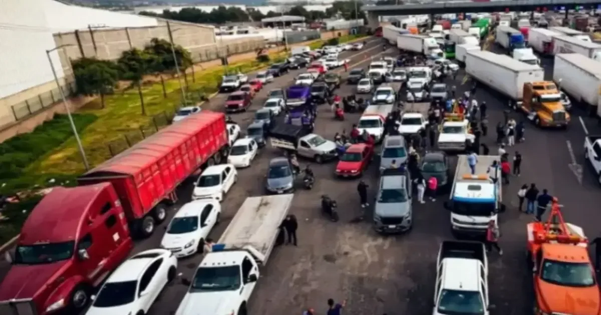 El ejercicio afecta vialidades de Guadalajara y busca mejorar la coordinación de emergencias.