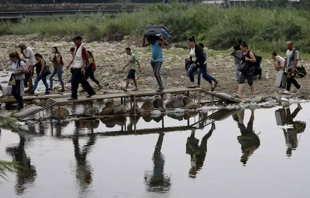 Sin vuelos directos y sin consulados, la situación se complica para quienes buscan volver a Venezuela.