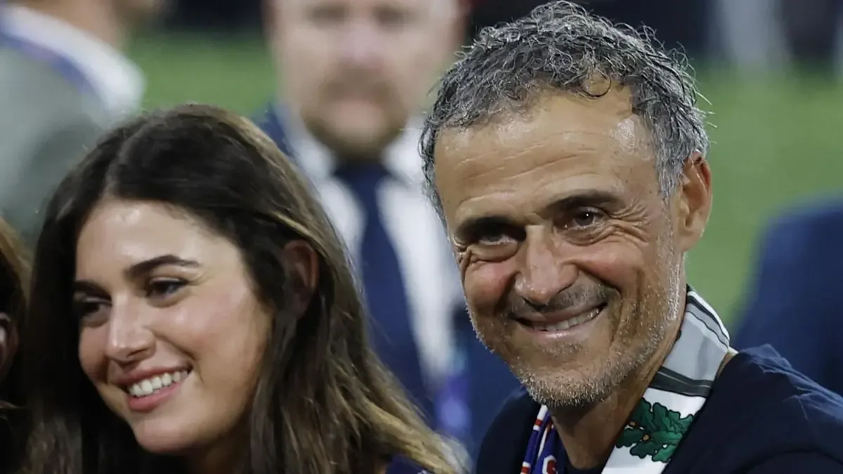 Una tragedia en Valencia deja un motorista muerto mientras la hija de Luis Enrique salió ilesa del incidente.