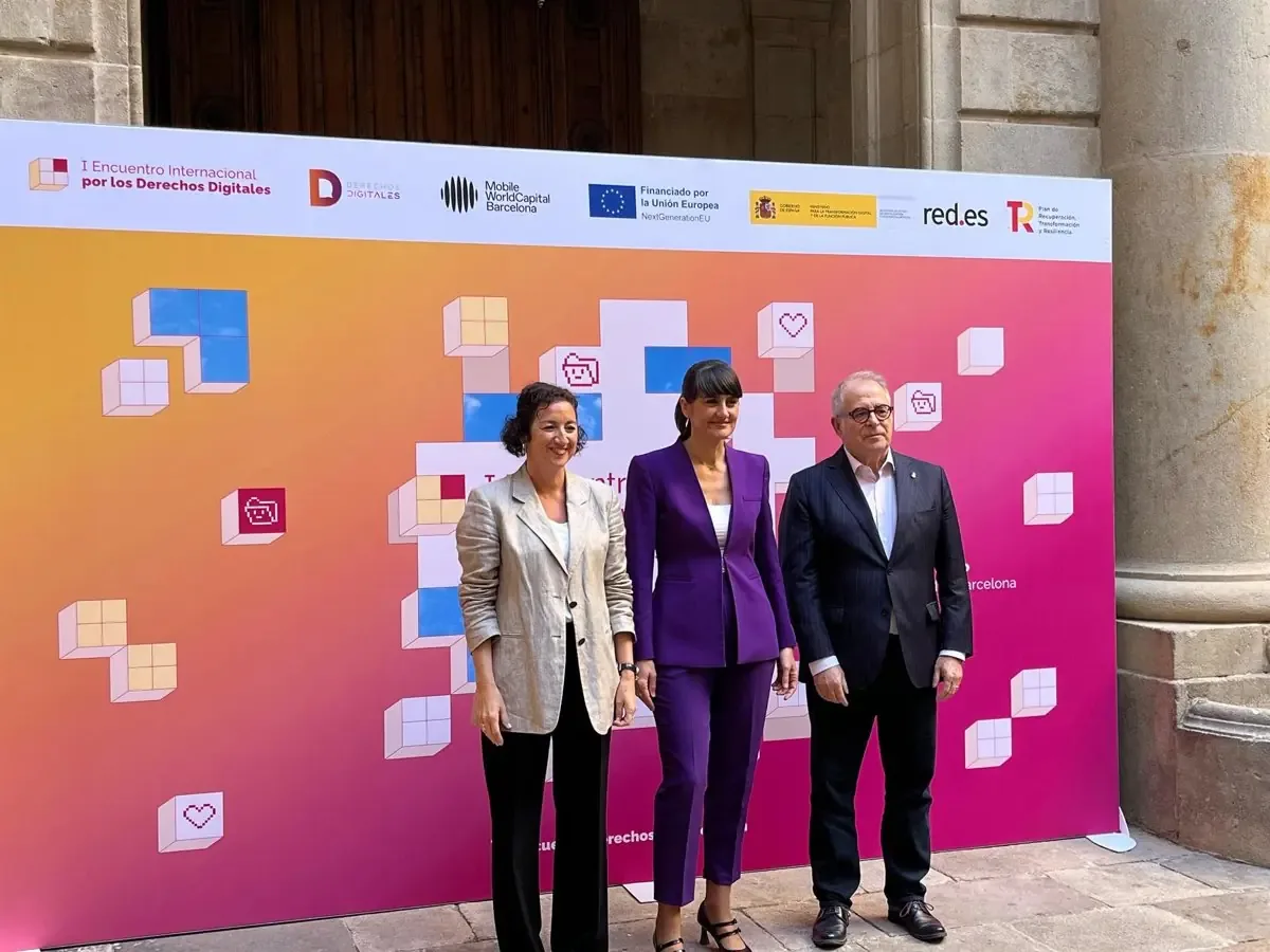 El presidente defiende un entorno digital libre y participativo en el I Encuentro Internacional por los Derechos Digitales.