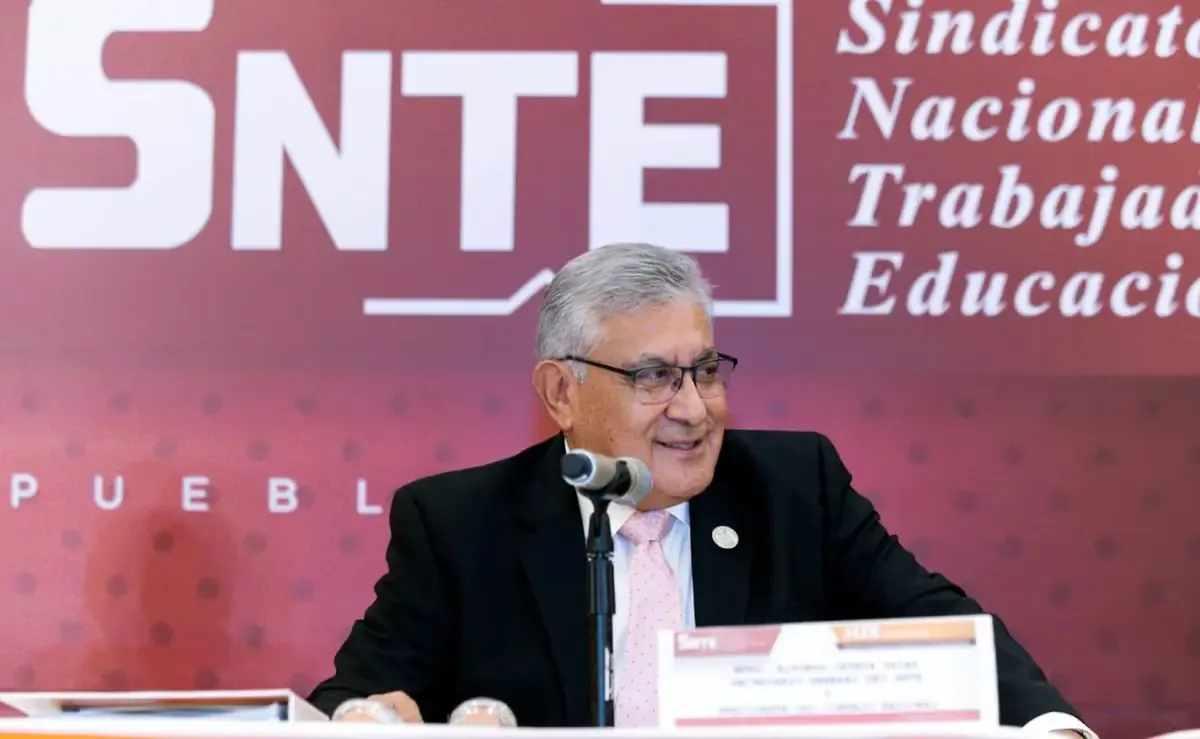 La consulta evalúa la relación entre maestros y el Estado, buscando mayor transparencia.