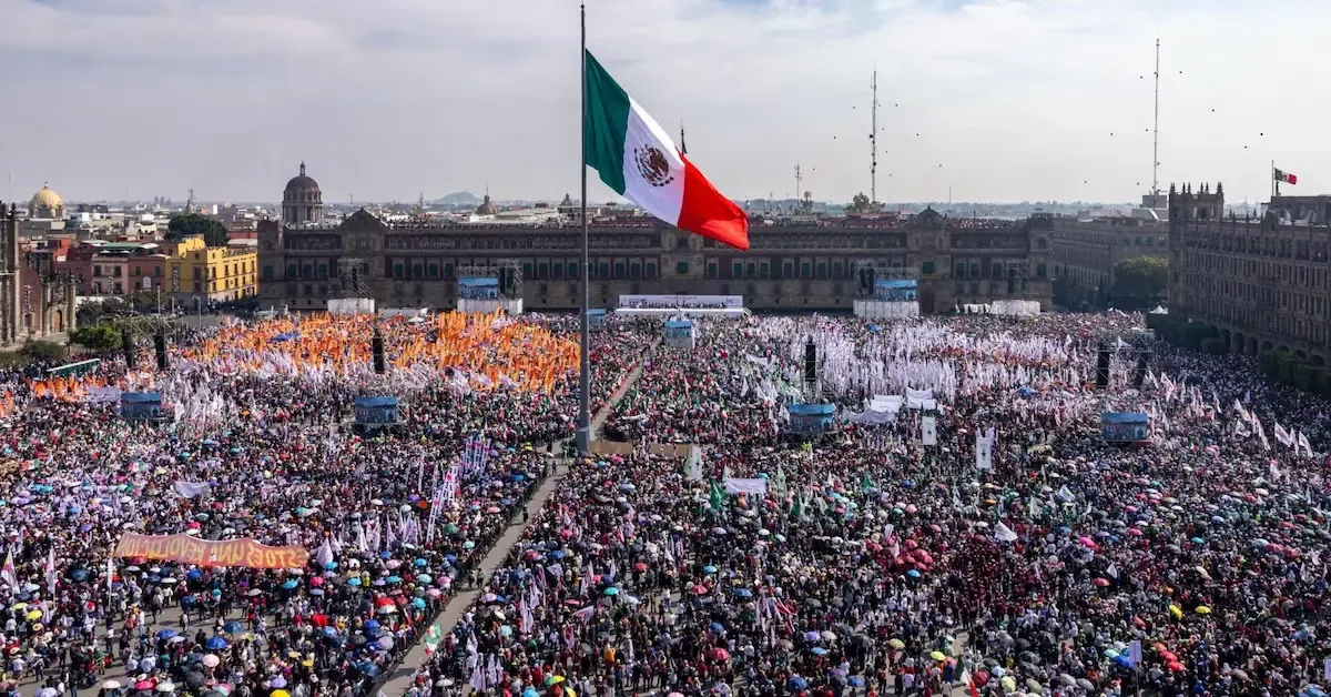 La presidenta destaca la importancia de la soberanía en el contexto actual y su relevancia para el futuro de México.