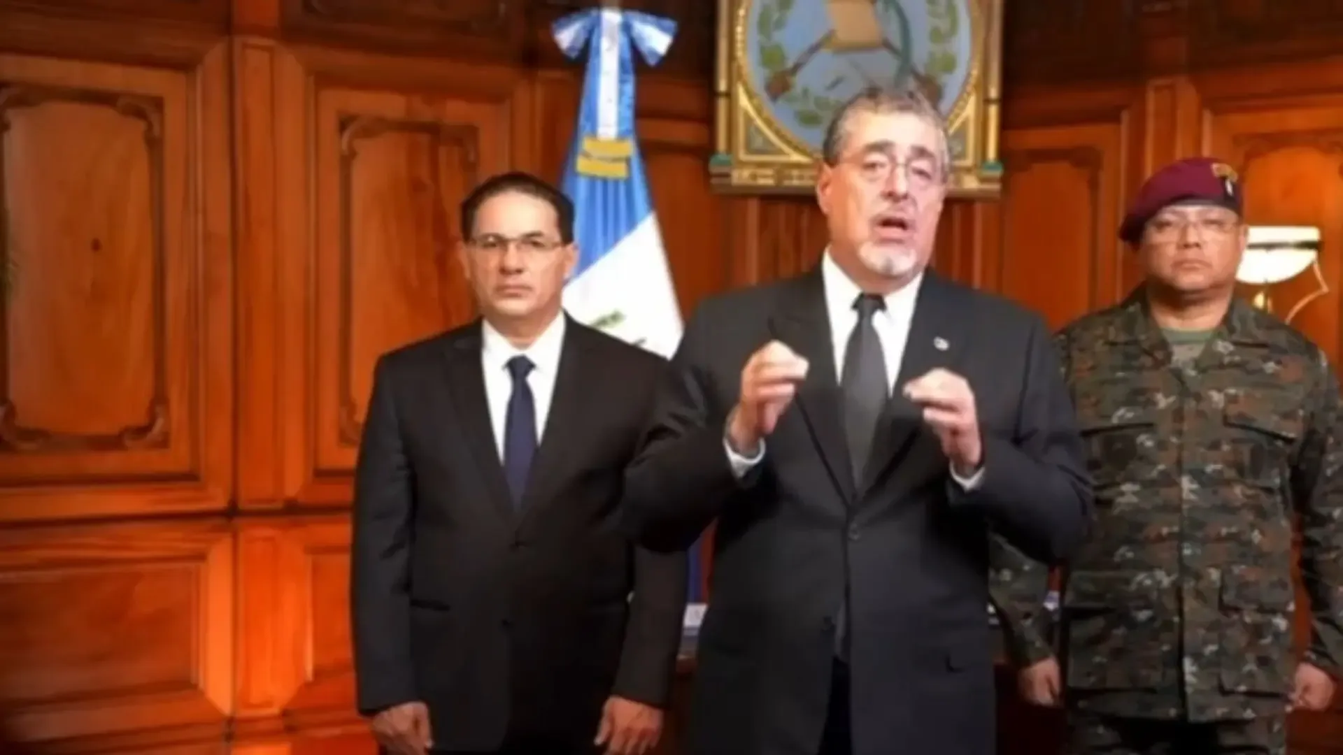 Soldados de la Policía Nacional durante las intervenciones en las cárceles guatemaltecas.