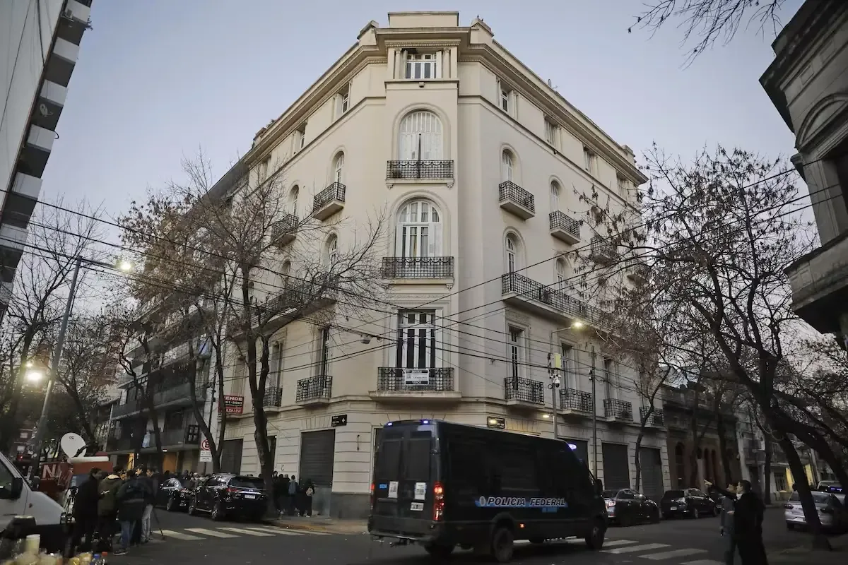 La fiscalía busca recuperar activos relacionados con la condena de la expresidenta.