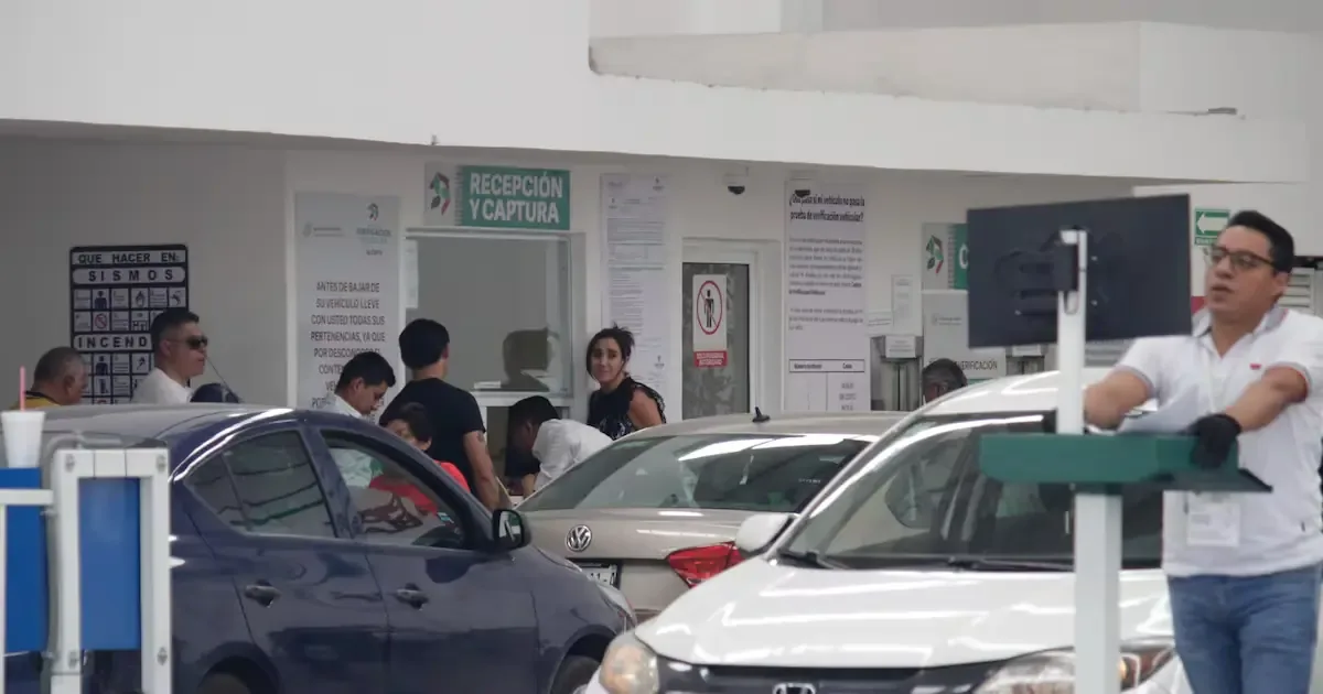 La baja tasa de verificación en Puebla pone en riesgo la calidad del aire. La Secretaría promueve una campaña para incentivar el cumplimiento.