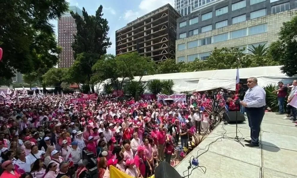 Guadalupe Acosta Naranjo destaca la necesidad de restaurar la democracia y la división de poderes en México.