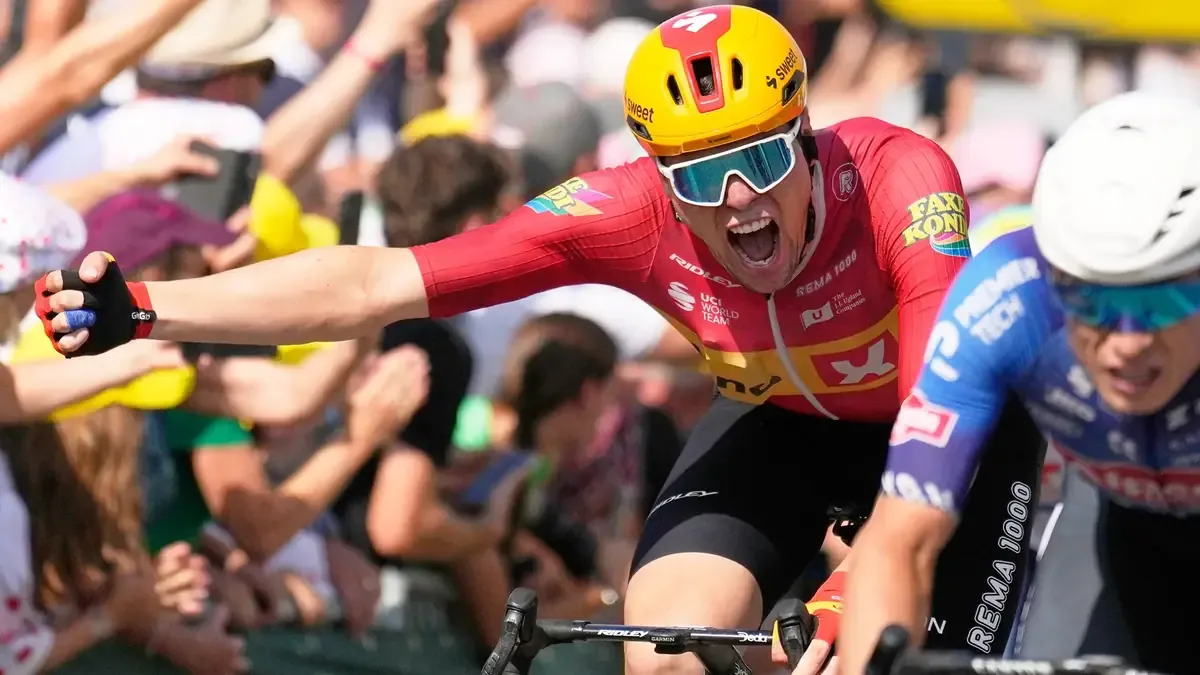 El noruego marca un nuevo récord de velocidad, mientras Pogacar mantiene el maillot amarillo.