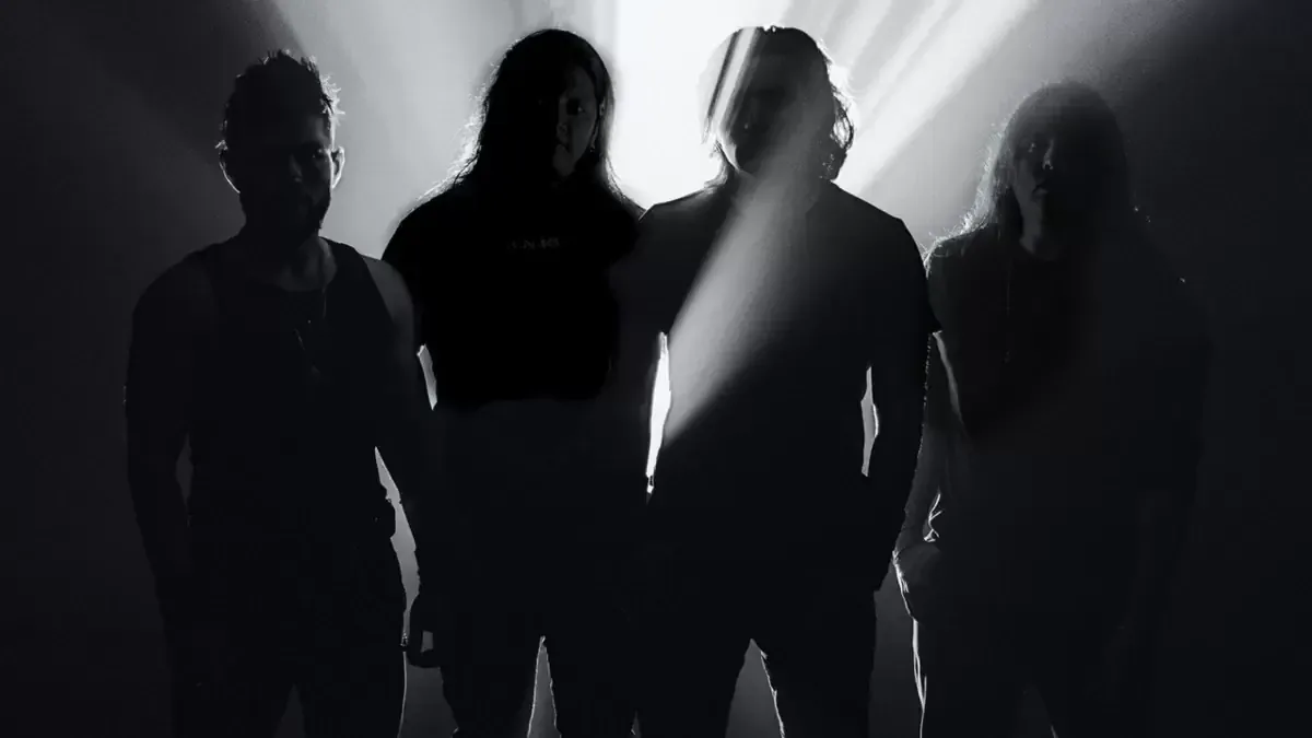 La banda mexicana de metal muestra su esencia con un nuevo single y un videoclip impactante.