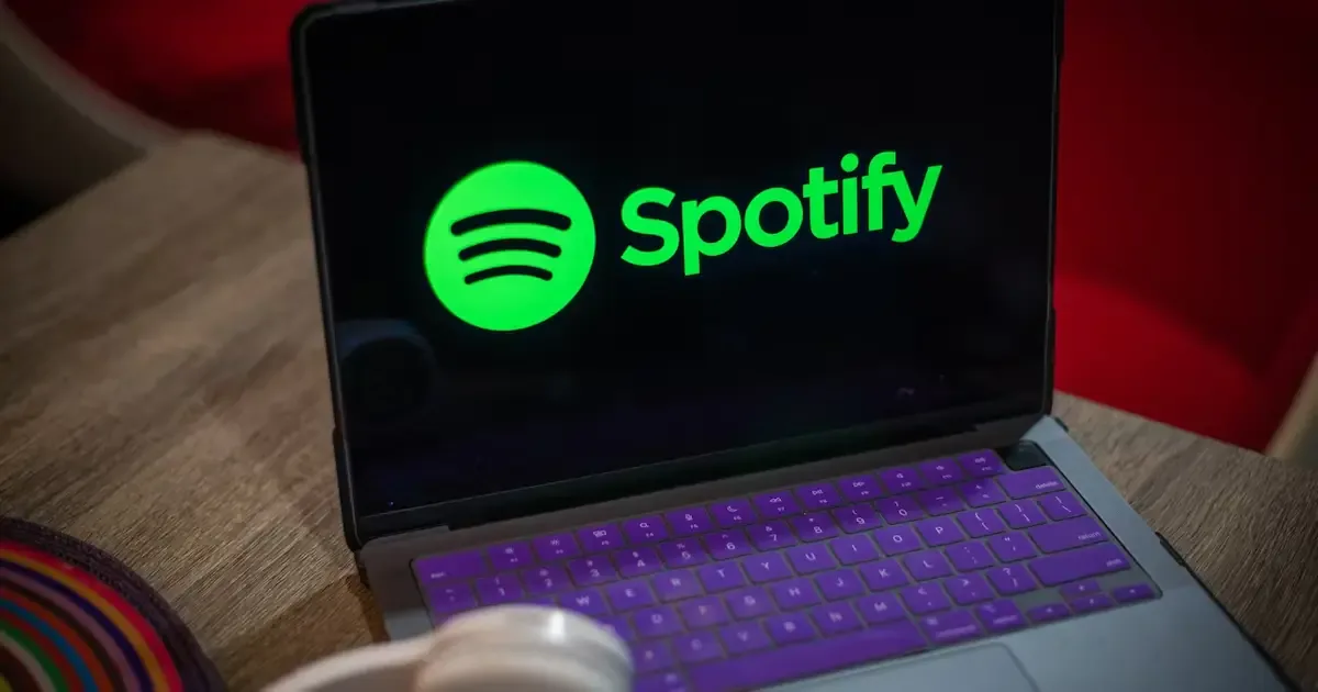 Aunque aumentan su base de usuarios, los ingresos de Spotify no cumplen con las expectativas analistas.